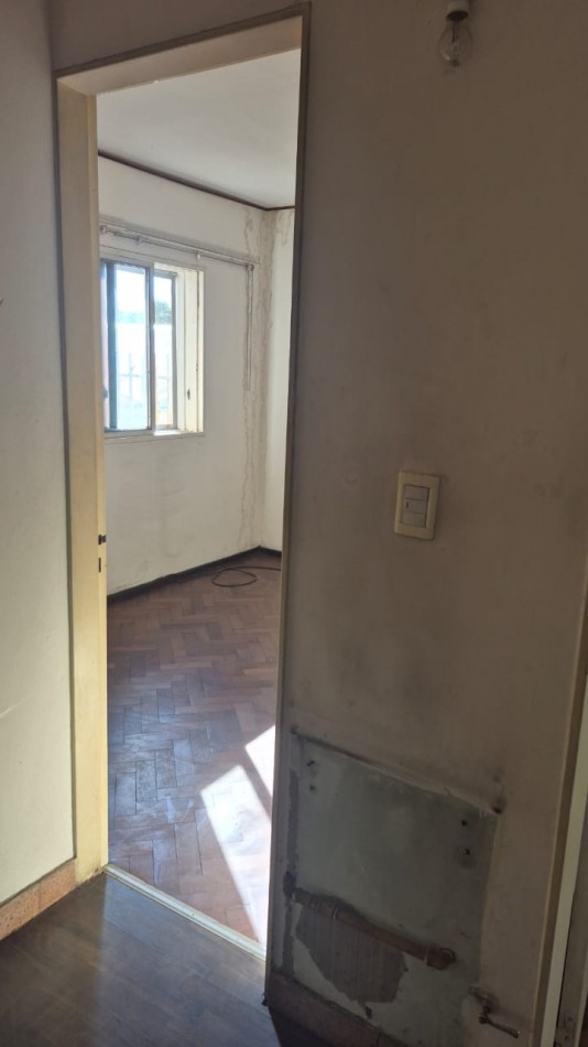 OPORTUNIDAD UNICA: 170 m² de Categoria a Modernizar en calle Cafferata