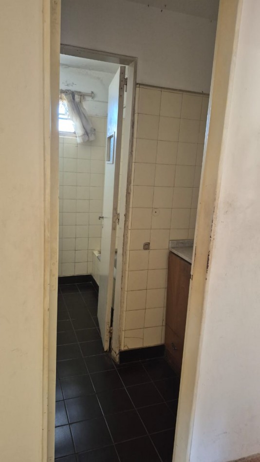 OPORTUNIDAD UNICA: 170 m² de Categoria a Modernizar en calle Cafferata
