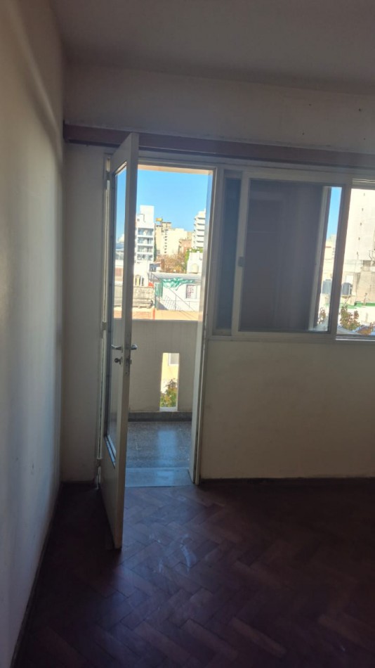 OPORTUNIDAD UNICA: 170 m² de Categoria a Modernizar en calle Cafferata