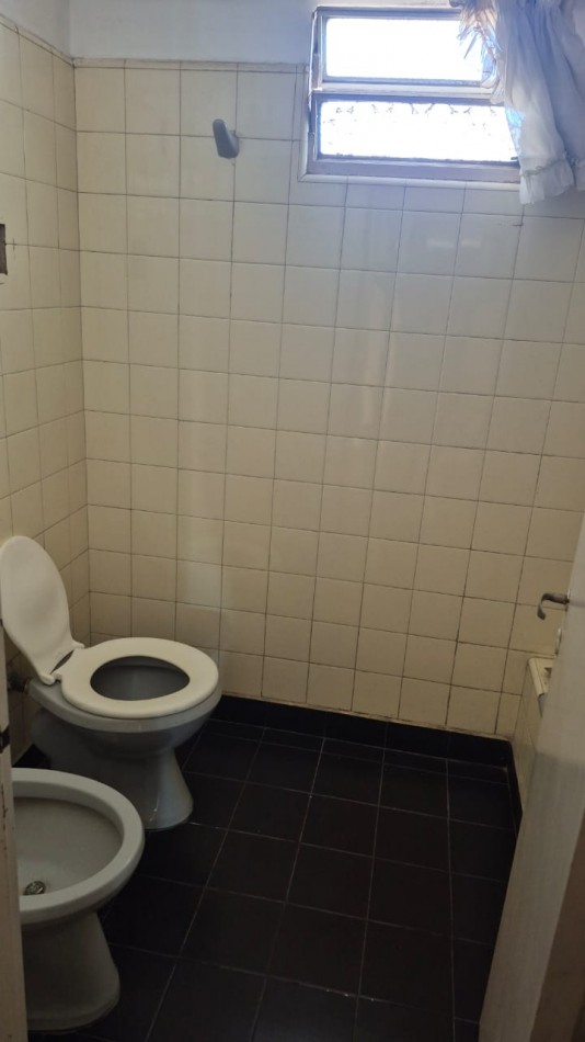 OPORTUNIDAD UNICA: 170 m² de Categoria a Modernizar en calle Cafferata