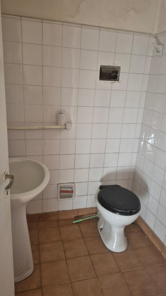 OPORTUNIDAD UNICA: 170 m² de Categoria a Modernizar en calle Cafferata