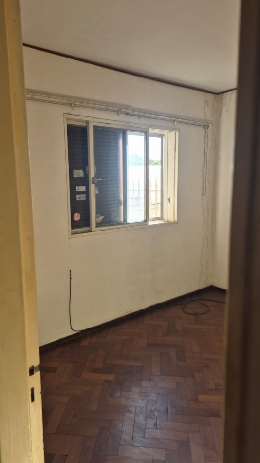 OPORTUNIDAD UNICA: 170 m² de Categoria a Modernizar en calle Cafferata