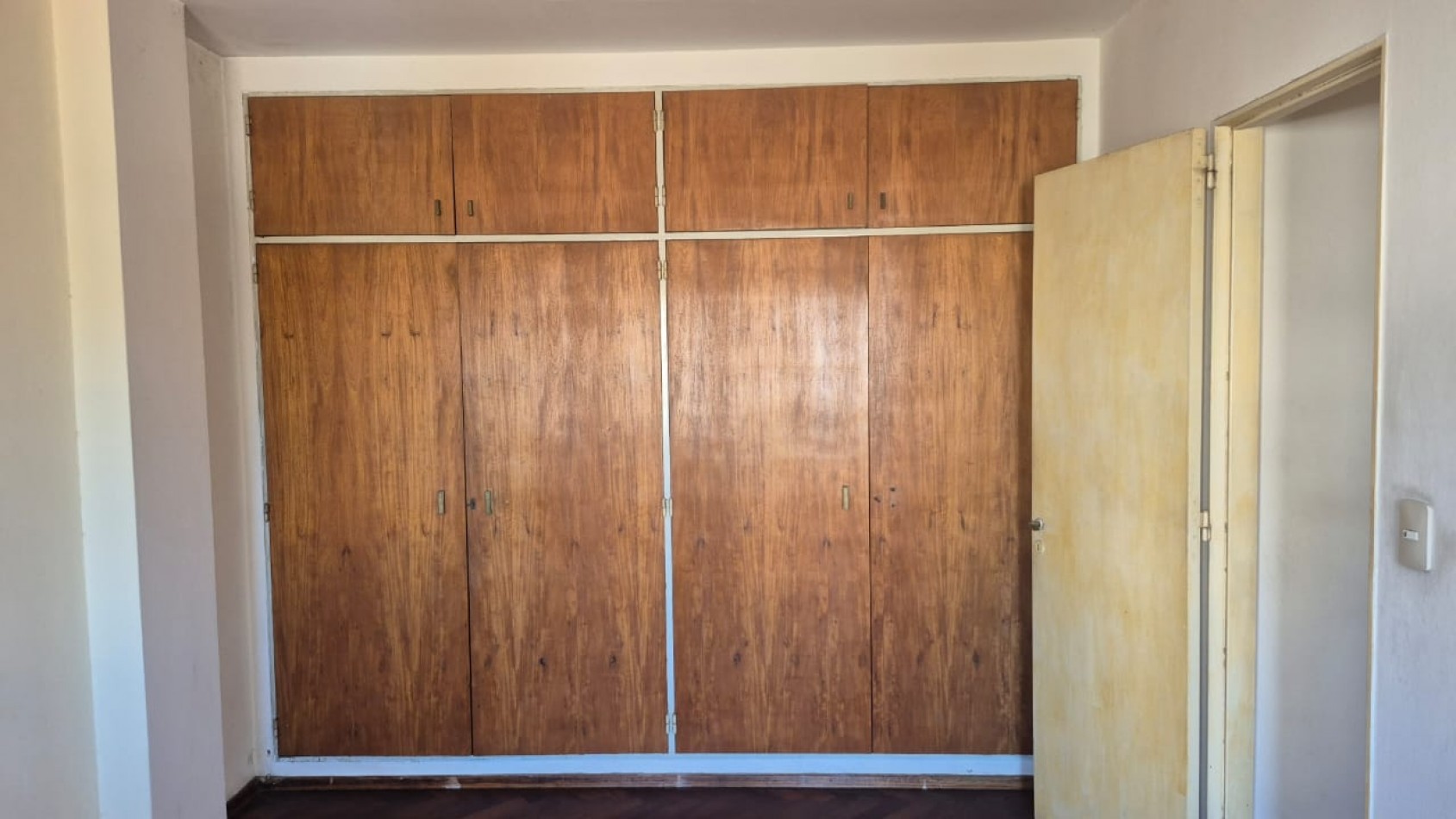 OPORTUNIDAD UNICA: 170 m² de Categoria a Modernizar en calle Cafferata