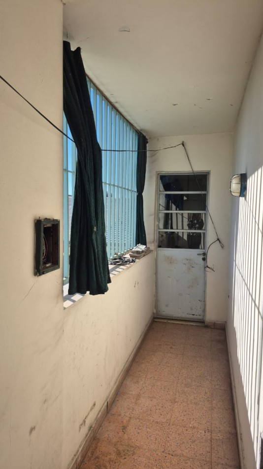 OPORTUNIDAD UNICA: 170 m² de Categoria a Modernizar en calle Cafferata