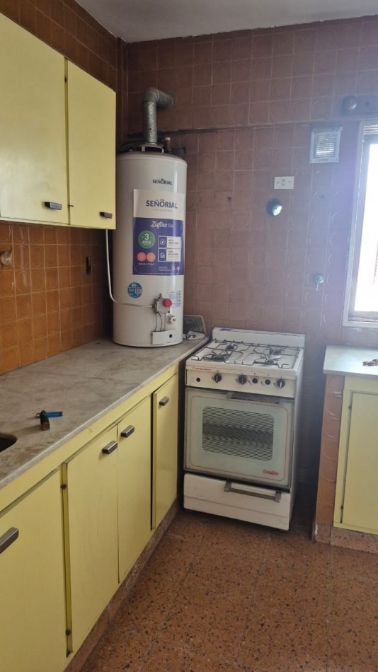 OPORTUNIDAD UNICA: 170 m² de Categoria a Modernizar en calle Cafferata