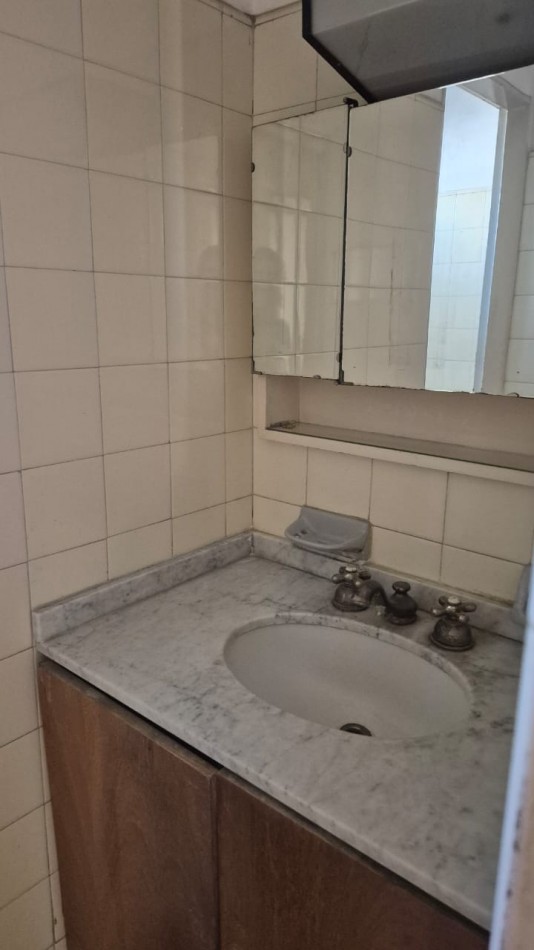 OPORTUNIDAD UNICA: 170 m² de Categoria a Modernizar en calle Cafferata