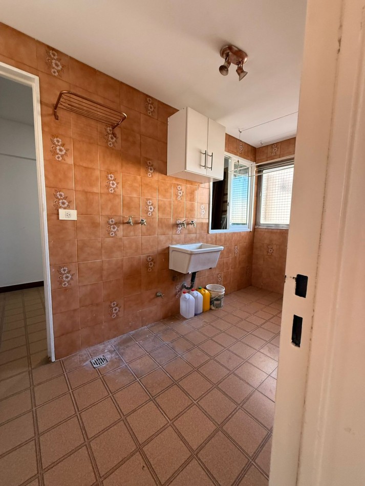 Piso Exclusivo 7 Ambientes - 280m² - Quincho con Parrilla y Cochera - Flores
