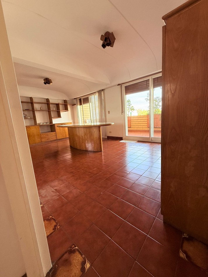 Piso Exclusivo 7 Ambientes - 280m² - Quincho con Parrilla y Cochera - Flores