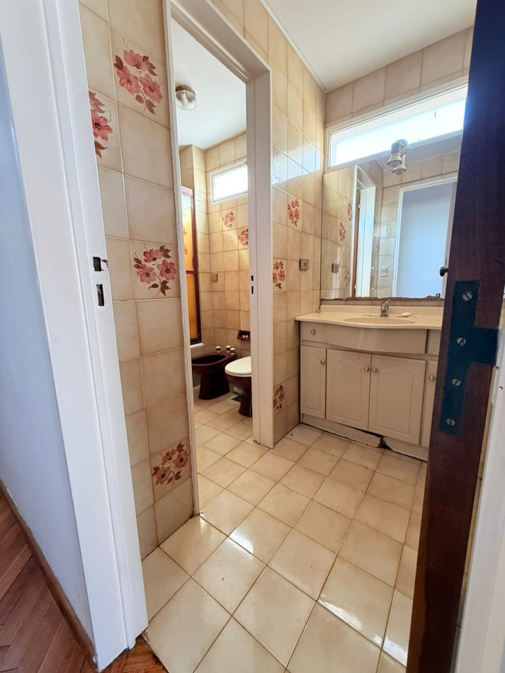 Piso Exclusivo 7 Ambientes - 280m² - Quincho con Parrilla y Cochera - Flores