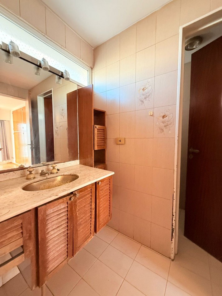 Piso Exclusivo 7 Ambientes - 280m² - Quincho con Parrilla y Cochera - Flores