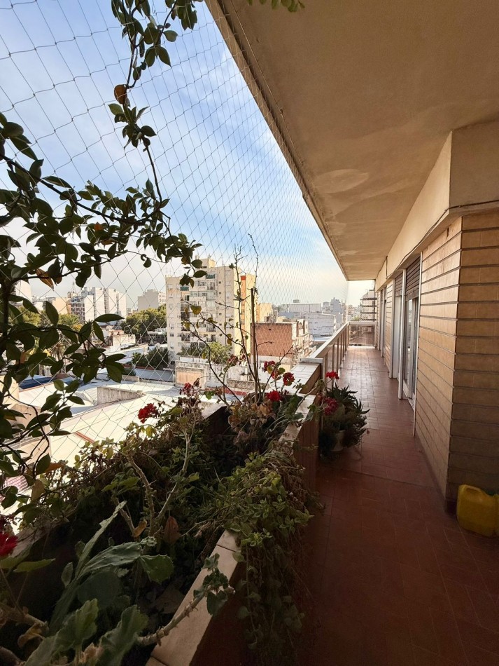 Piso Exclusivo 7 Ambientes - 280m² - Quincho con Parrilla y Cochera - Flores