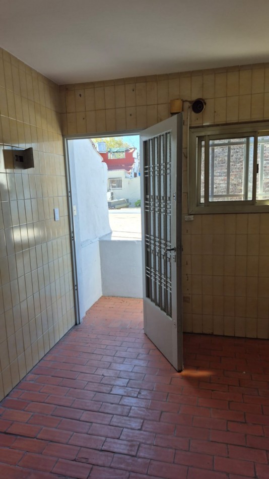 OPORTUNIDAD PH DE 3 DORMITORIOS- PEQUEÑO PATIO Y TERRAZA