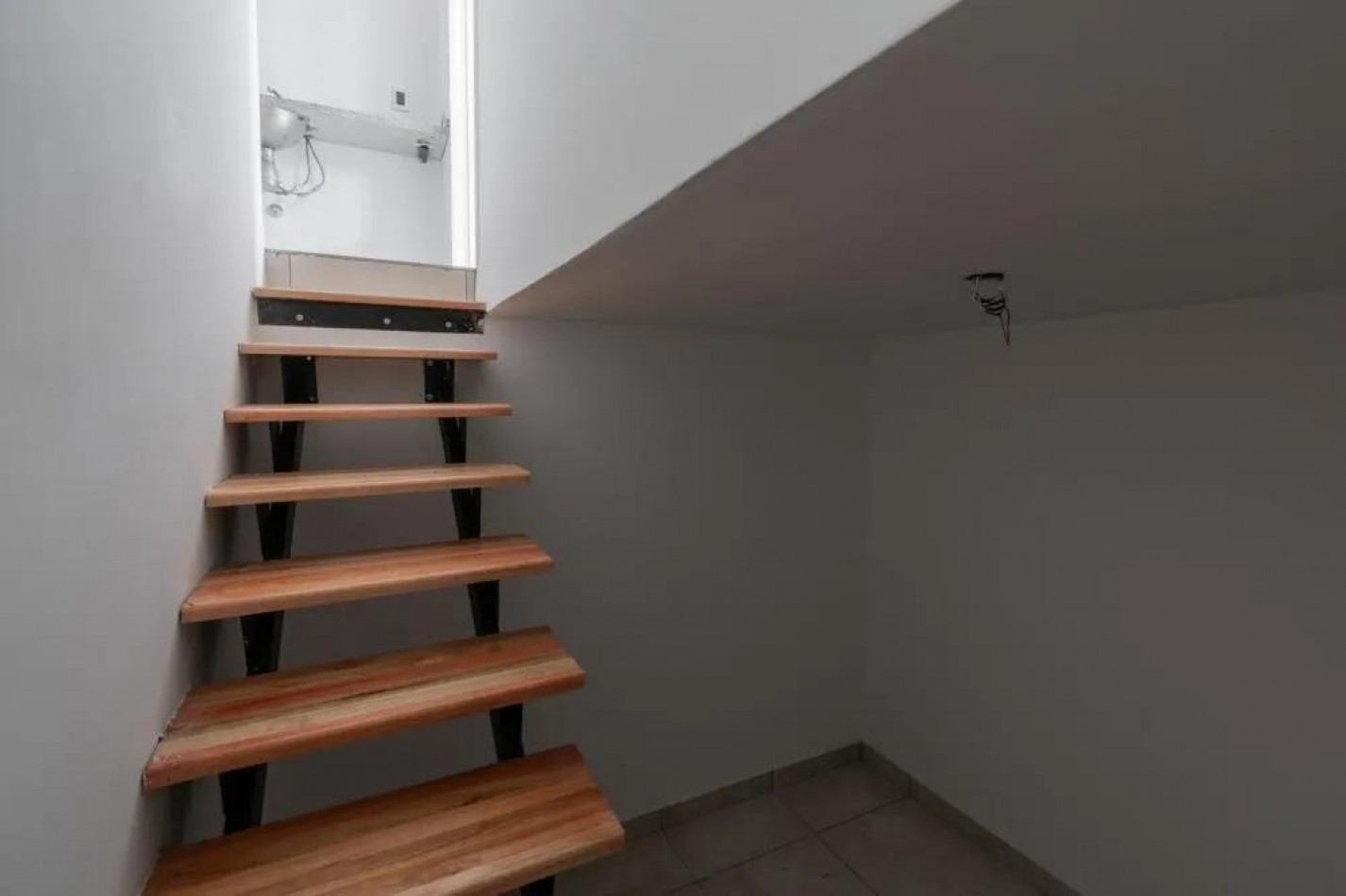LOCAL COMERCIAL EN VENTA -CALLE SAN LUIS 3301
