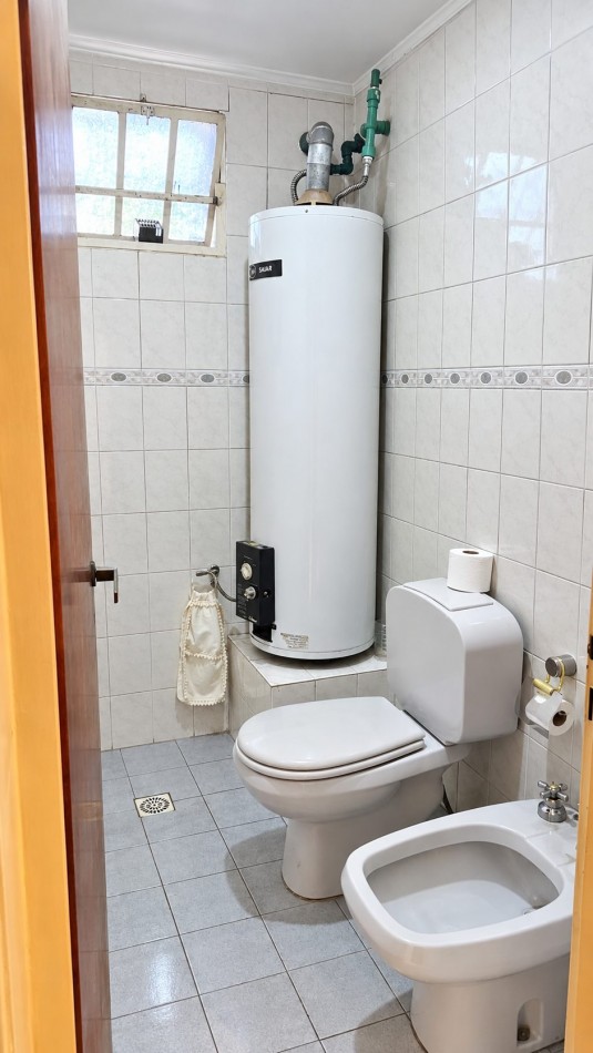 IMPOSTANTE CASA EN ESQUINA - 500 m² CONSTRUIDOS EN EL CORAZON DE ECHESORTU