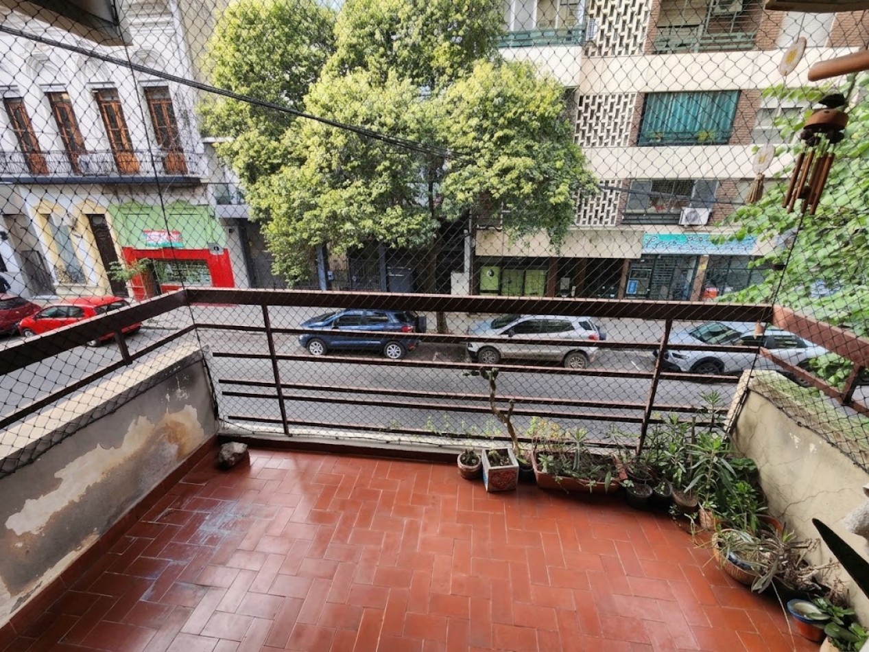 DEPARTAMENTO 2 DORMITORIOS CON PATIO, BALCON Y COCHERA - MACROCENTRO