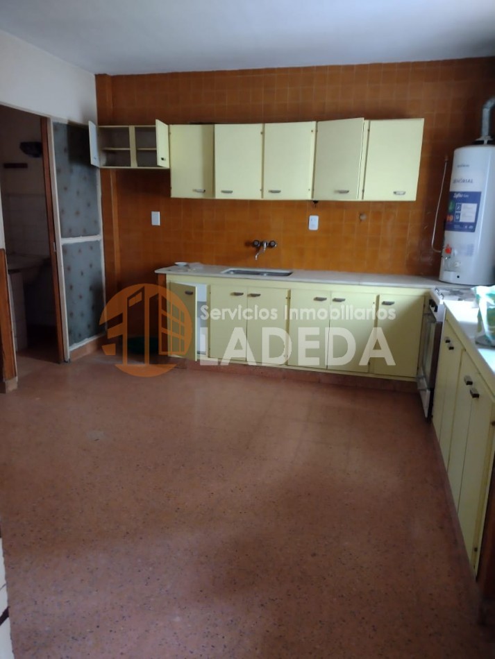 OPORTUNIDAD UNICA: 170 m² de Categoria a Reciclar en calle Cafferata