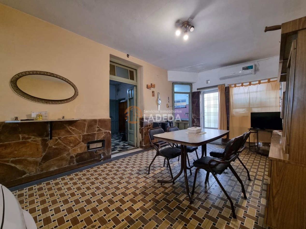 BARRIO BELLA VISTA  - 2 CASAS IDEAL PARA 2 FAMILIAS