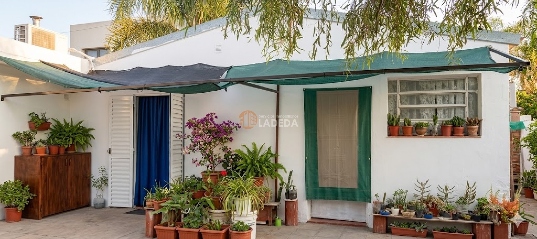 CASA 3 DORMITORIOS Y HERMOSO JARDIN EN ZAVALLA