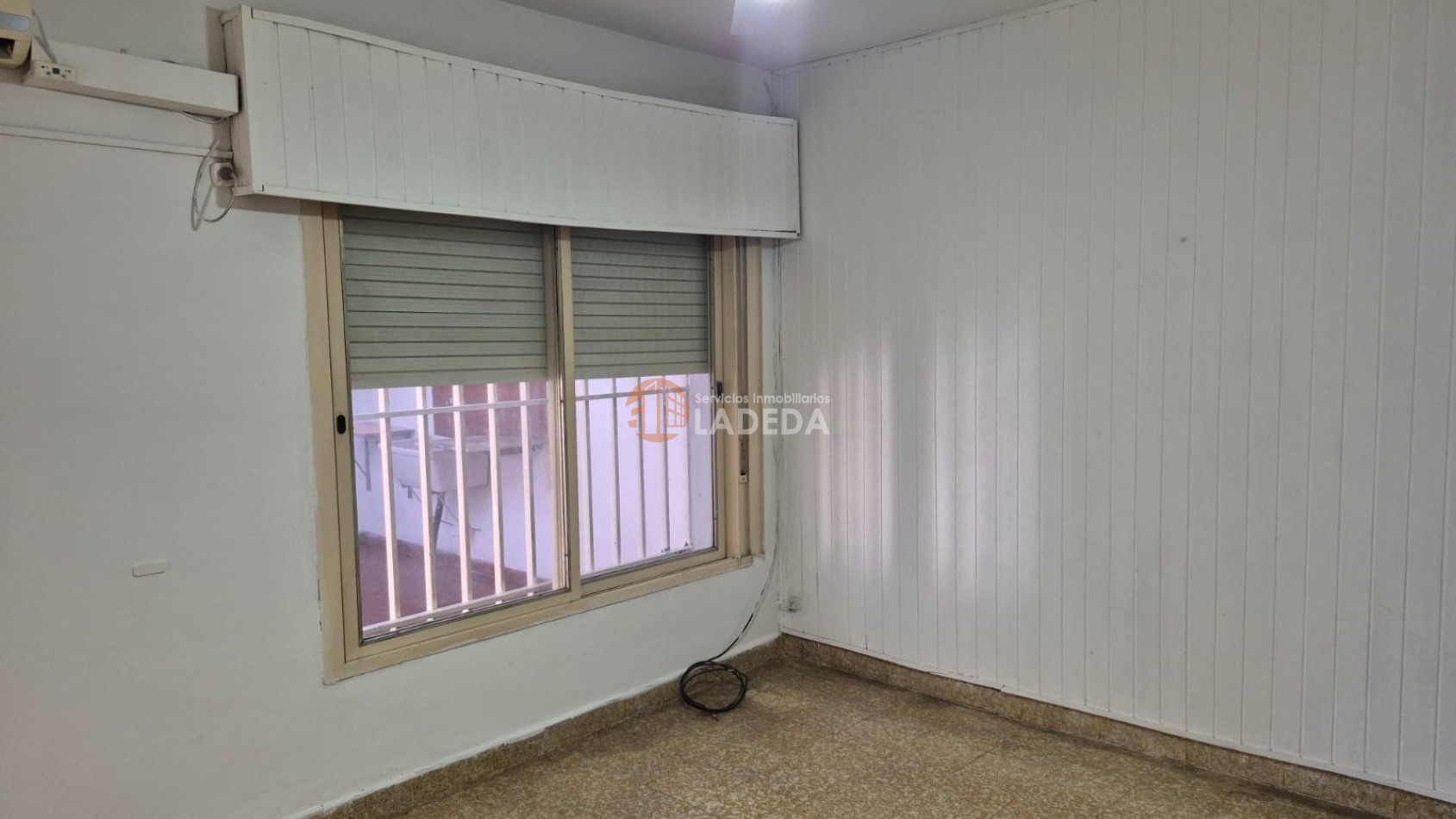 CASA 2 DORMITORIOS Y AMPLIO PATIO -GARAGE USO EXCLUSIVO -ZONA SUR