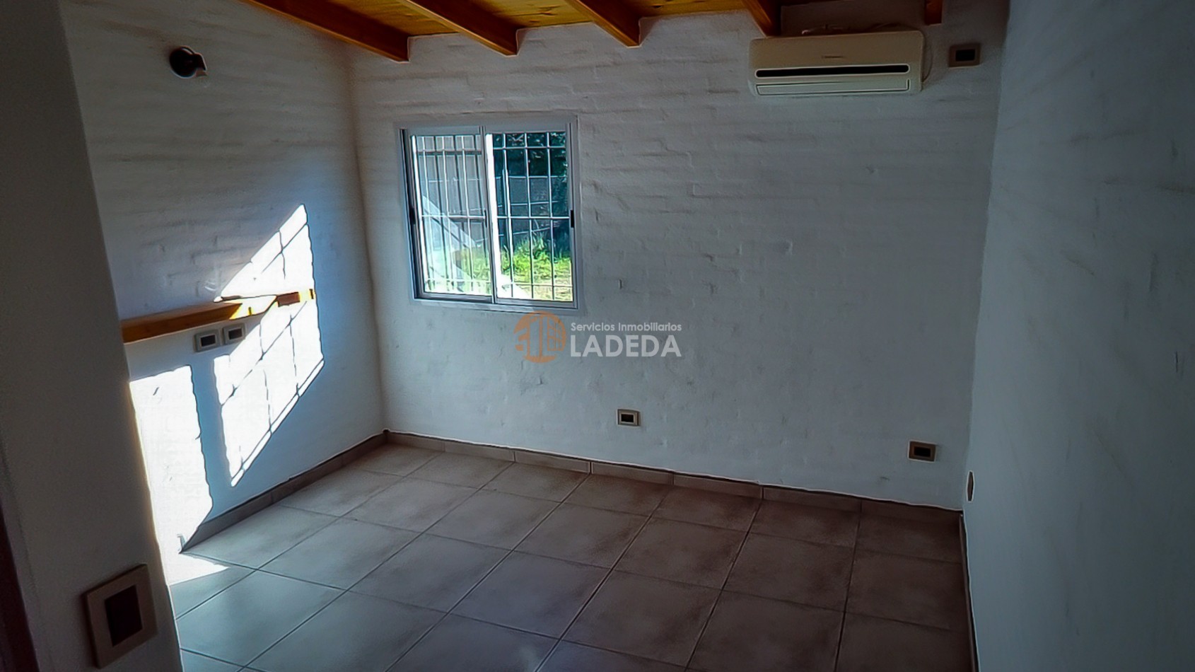 CASA EN ALQUILER EN FUNES