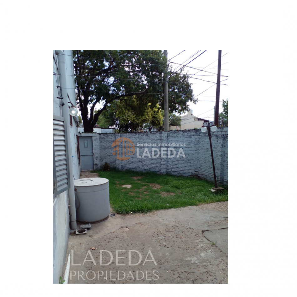 CASA EN ESQUINA BARRA y SAN LORENZO