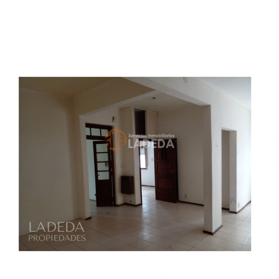 CASA EN ESQUINA BARRA y SAN LORENZO
