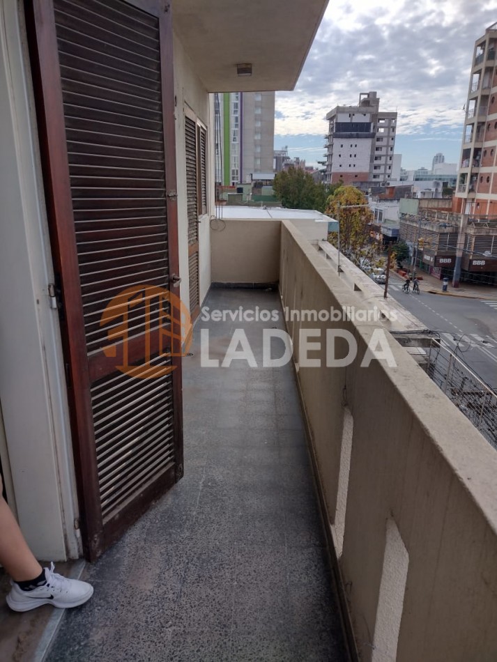 OPORTUNIDAD UNICA: 170 m² de Categoria a Reciclar en calle Cafferata