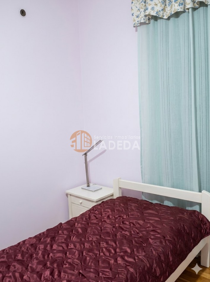 CASA 3 DORMITORIOS Y HERMOSO JARDIN EN ZAVALLA