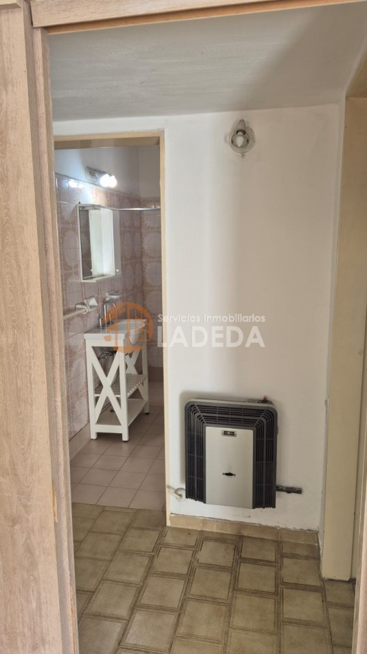 CASA 2 DORMITORIOS Y AMPLIO PATIO -GARAGE USO EXCLUSIVO -ZONA SUR