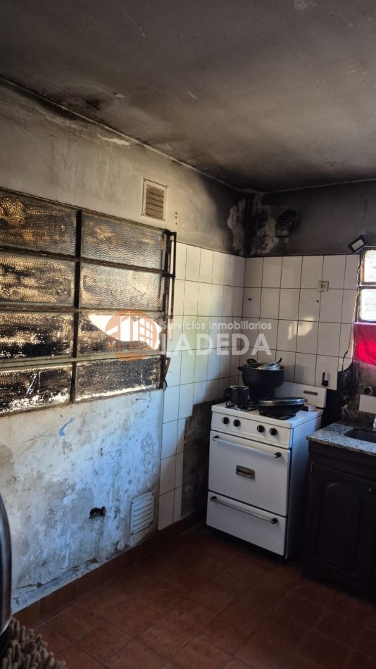 TERRENO DE 660M2 EN FUNES - CON CASA PARA RECICLAR