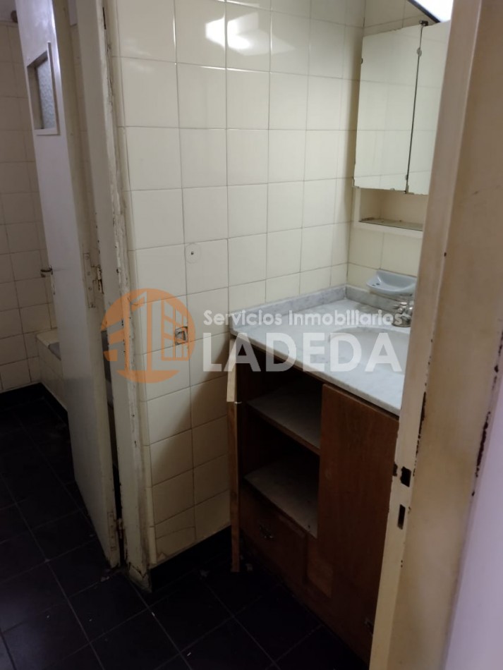 OPORTUNIDAD UNICA: 170 m² de Categoria a Reciclar en calle Cafferata