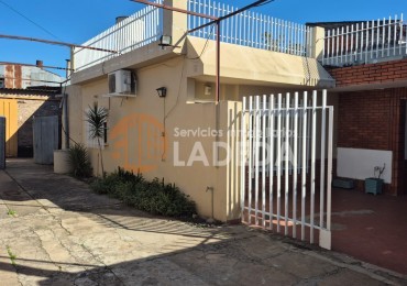 CASA 2 DORMITORIOS Y AMPLIO PATIO -GARAGE USO EXCLUSIVO -ZONA SUR