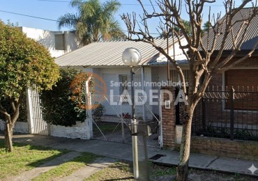 CASA 3 DORMITORIOS Y HERMOSO JARDIN EN ZAVALLA