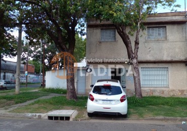 CASA EN ESQUINA BARRA y SAN LORENZO